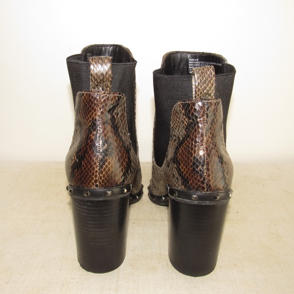 Charles by Charles David Faux Leather Bootie SZ 10 Block Heel - Picture 5 of 7